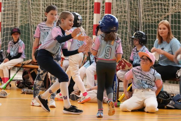 Turnaj - Baseball is for girls too